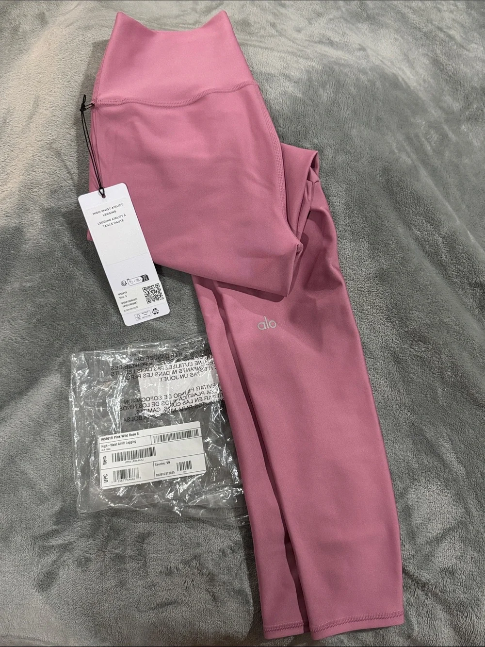 NWT Alo Yoga High-Waist Airlift Leggings Wild Rose Size Small